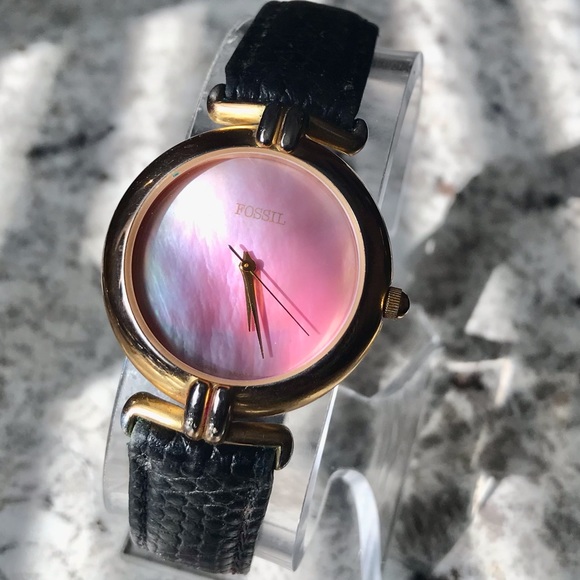 1980’s PINK ABALONE FOSSIL WORLD WATCH - Picture 1 of 6